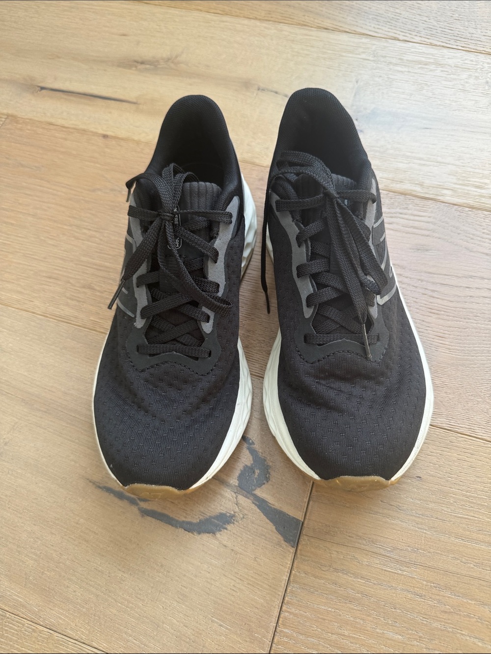 New Balance fresh foam sneakers - Picture 2 of 3